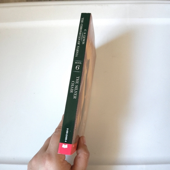 Scholastic The Silver Chair Book - Picture 2 of 7